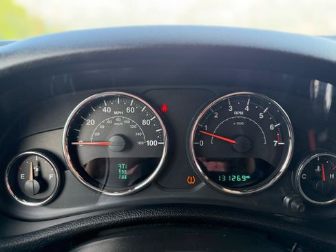 Used 2015 Jeep Wrangler Unlimited Sport AWD/4WD image 18