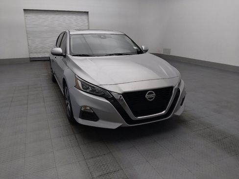 Used 2021 Nissan Altima 2.5 SV w/ SV Premium Package FWD image 14