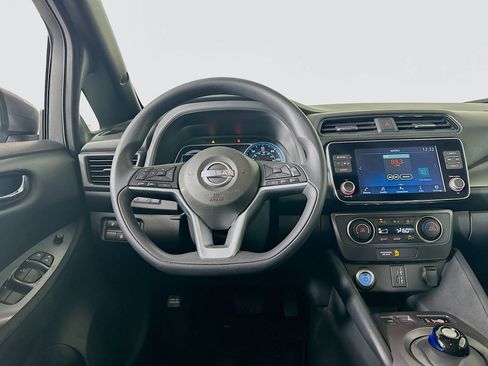 Used 2024 Nissan Leaf S FWD image 17