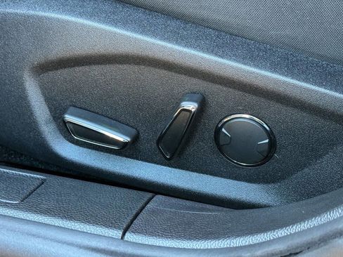 Used 2020 Ford Fusion SE image 18