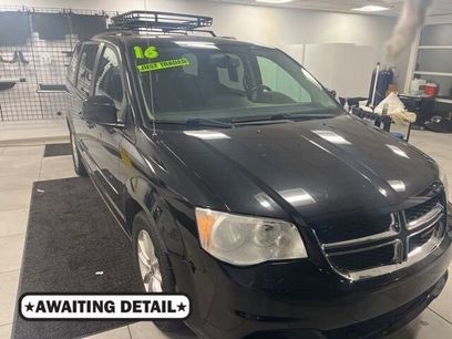 Used 2016 Dodge Grand Caravan SXT w/ UConnect Hands-Free Group