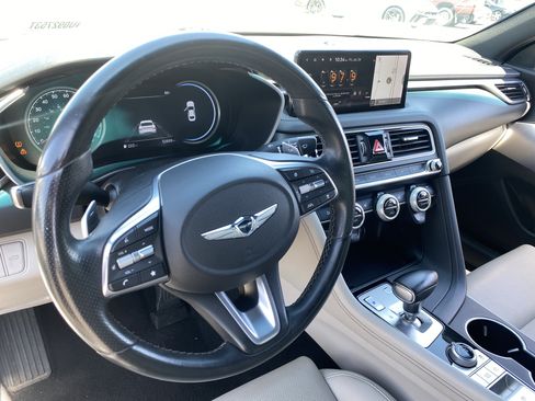 Used 2022 Genesis G70 2.0T RWD image 17