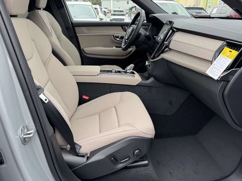 New 2026 Volvo XC90 T8 Plus w/ Protection Package Premier image 12