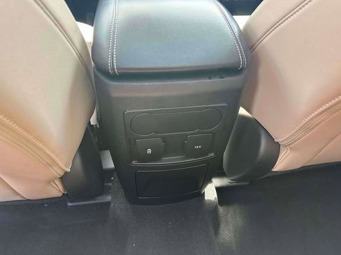 Used 2023 Ford Explorer XLT w/ Equipment Group 202A image 12