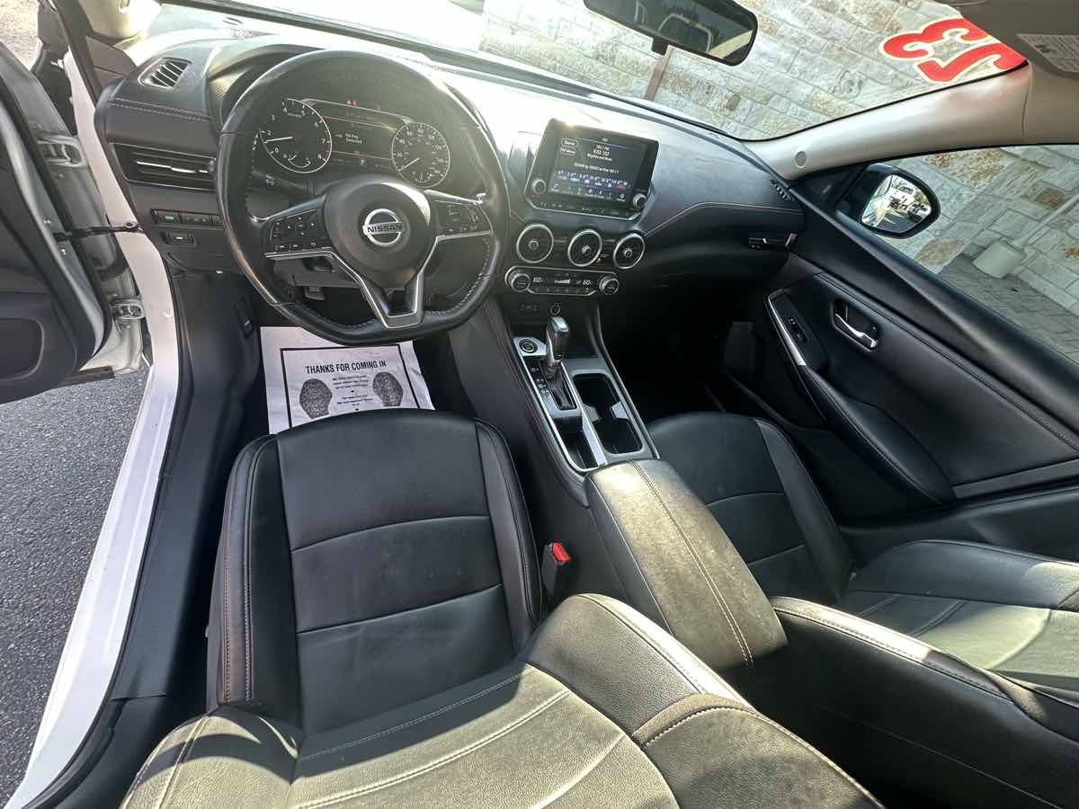Used 2023 Nissan Sentra SR w/ SR Premium Package FWD image 10