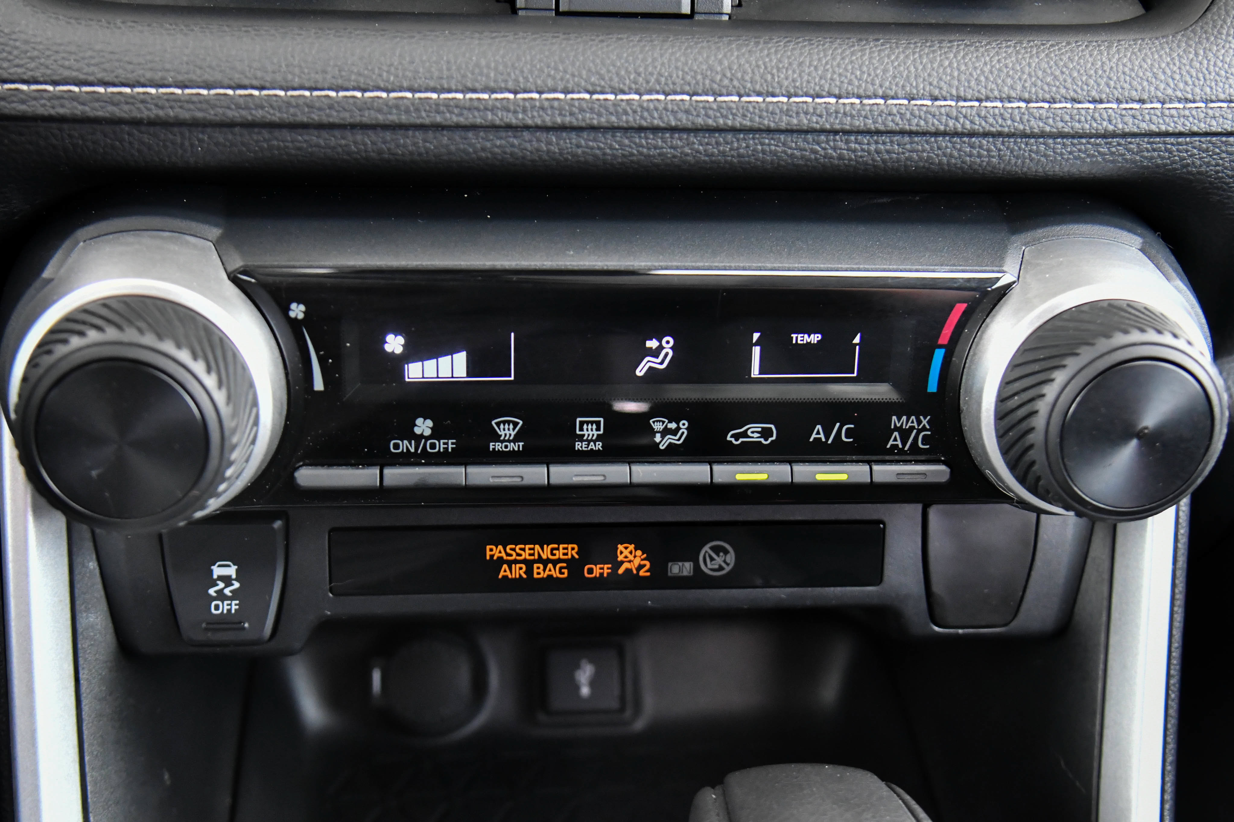 Used 2021 Toyota RAV4 LE FWD image 19