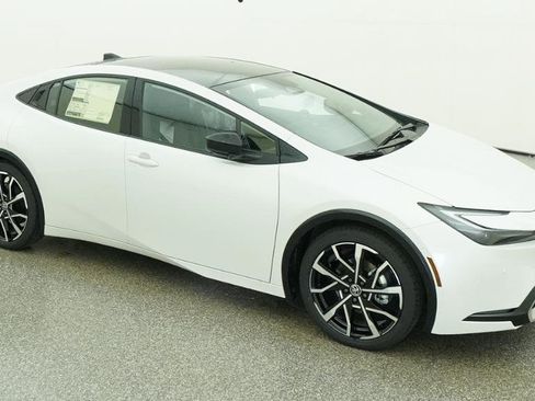 New 2026 Toyota Prius Plug-In Hybrid FWD image 44