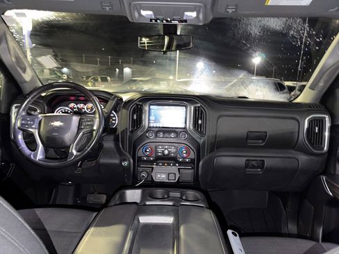 Used 2021 Chevrolet Silverado 1500 LT w/ Z71 Off-Road Package image 13