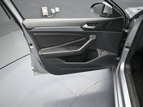 Used 2024 Volkswagen Jetta SE image 15