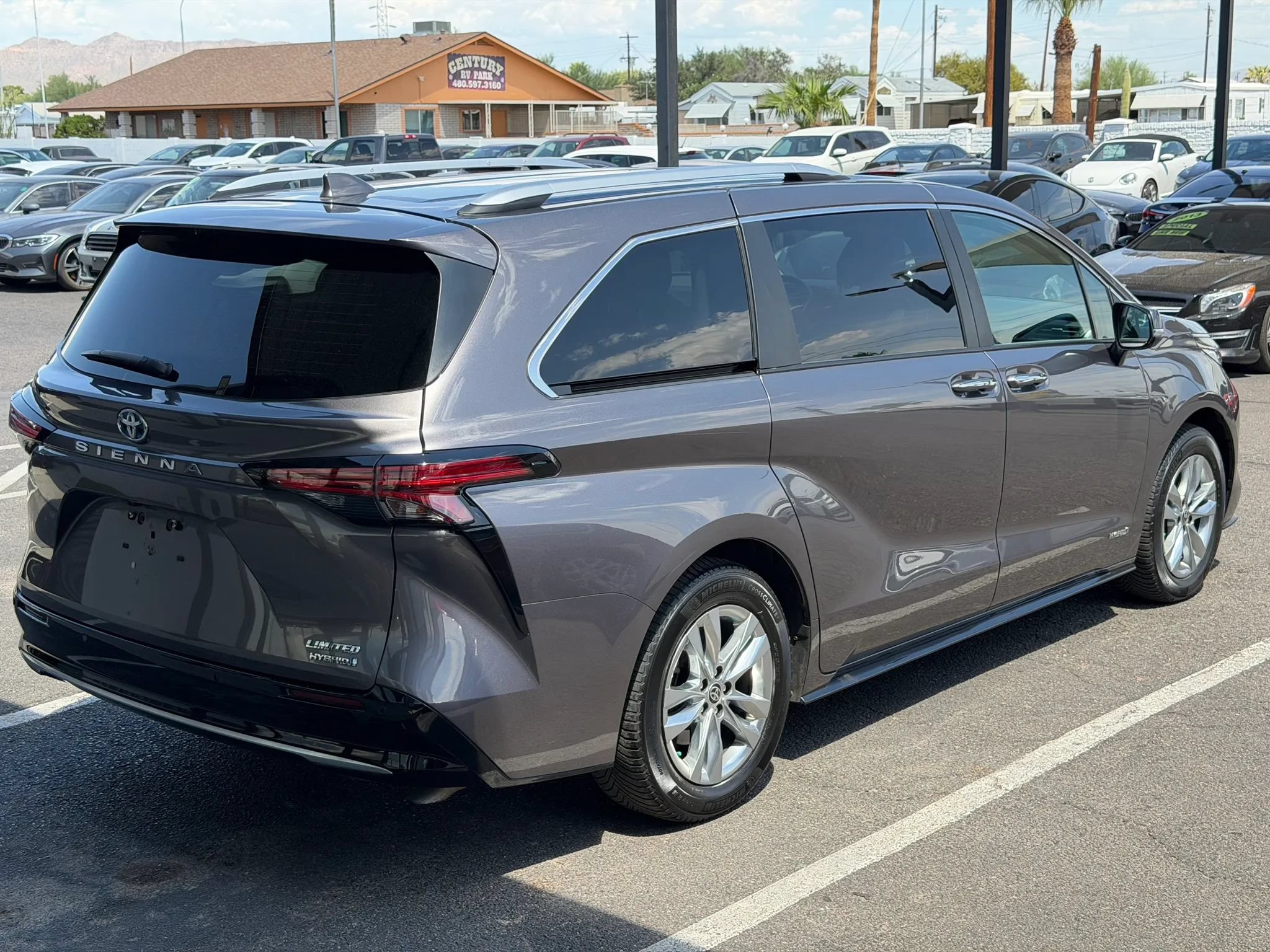 Used 2021 Toyota Sienna Limited FWD image 9