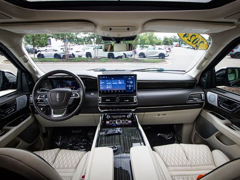 Used 2024 Lincoln Navigator L Black Label AWD/4WD image 29