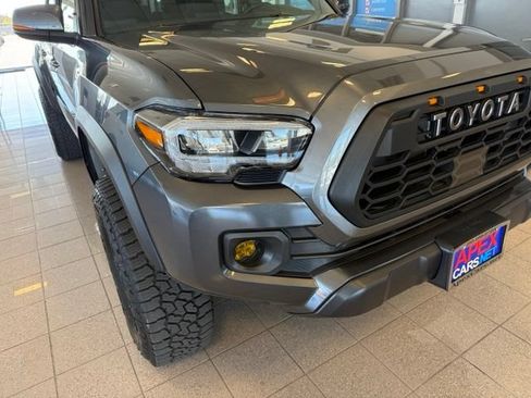 Used 2023 Toyota Tacoma TRD Off-Road AWD/4WD image 9