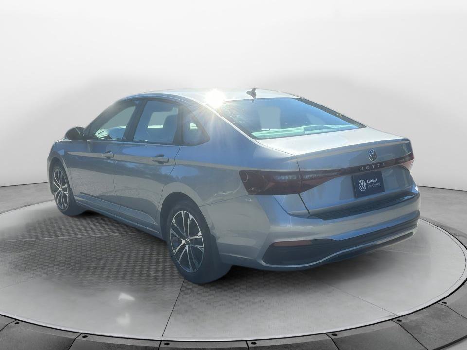 Used 2026 Volkswagen Jetta Sport FWD image 5