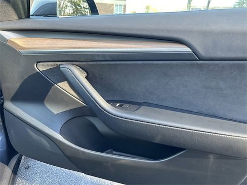Used 2023 Tesla Model 3 Standard Range image 23
