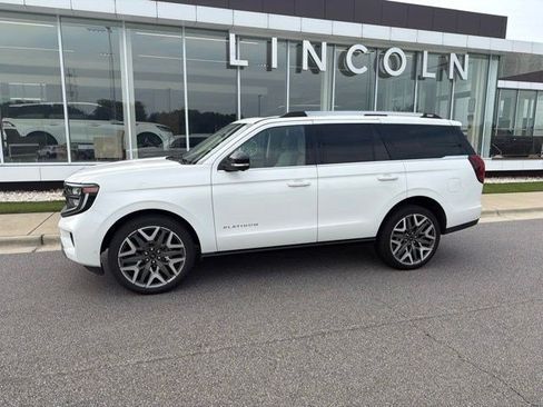 Used 2025 Ford Expedition Platinum w/ Platinum Ultimate Package AWD/4WD image 4