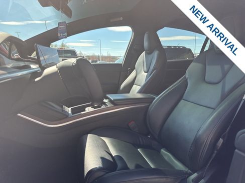 Used 2022 Tesla Model X image 17