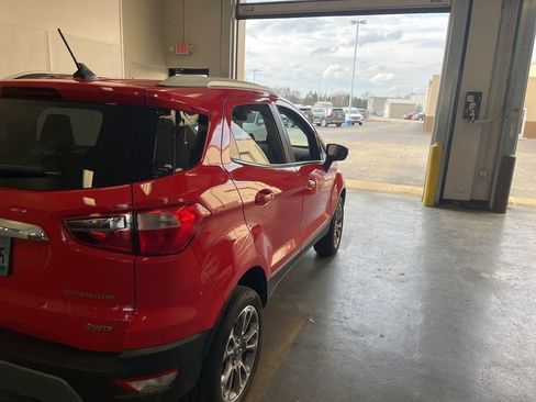 Used 2021 Ford EcoSport Titanium image 4