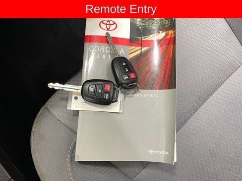 Used 2015 Toyota Corolla LE FWD image 5