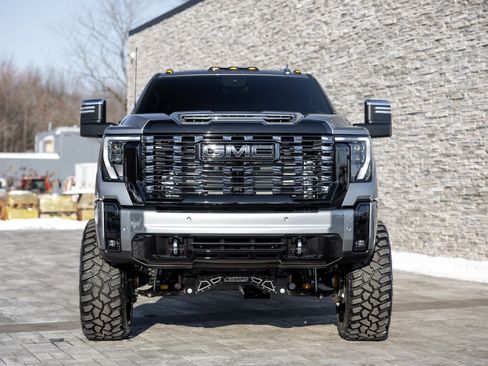 Used 2026 GMC Sierra 3500 Denali Ultimate image 7