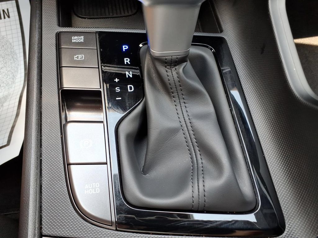 Certified 2026 Hyundai Elantra SEL Sport FWD image 24