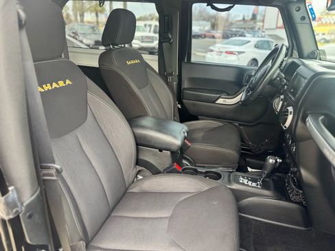 Used 2014 Jeep Wrangler Sahara w/ Mopar Chrome Edition Group image 10