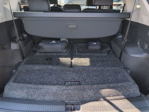 Used 2022 Volkswagen Tiguan SE image 29