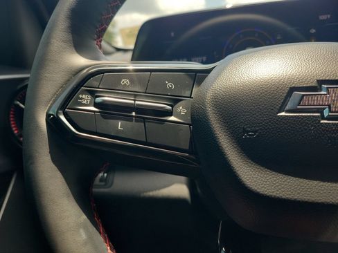 Used 2025 Chevrolet Equinox RS w/ Safety and Technology Package FWD image 16