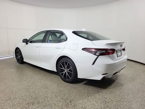 Used 2024 Toyota Camry SE image 7