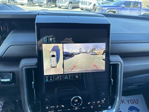 Used 2025 GMC Yukon Denali Ultimate image 18