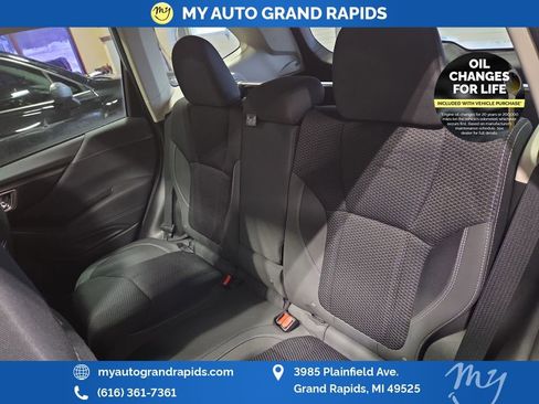 Used 2023 Subaru Forester Premium image 30