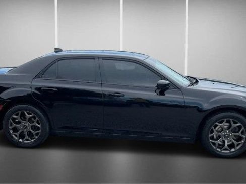 Used 2018 Chrysler 300 S AWD/4WD image 6