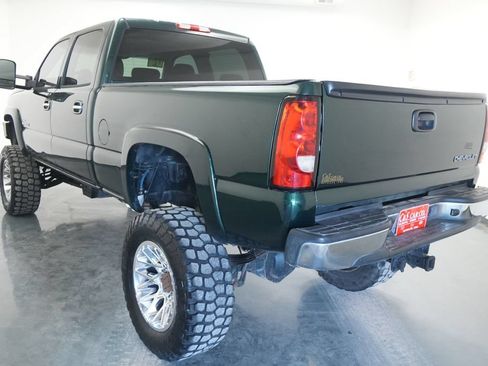 Used 2004 Chevrolet Silverado 2500 LS w/ Skid Plate Package AWD/4WD image 6