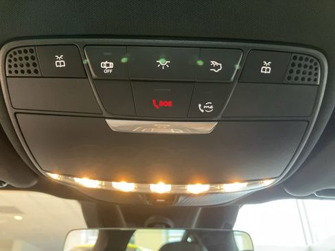 Used 2022 Mercedes-Benz E 350 4MATIC Sedan image 26