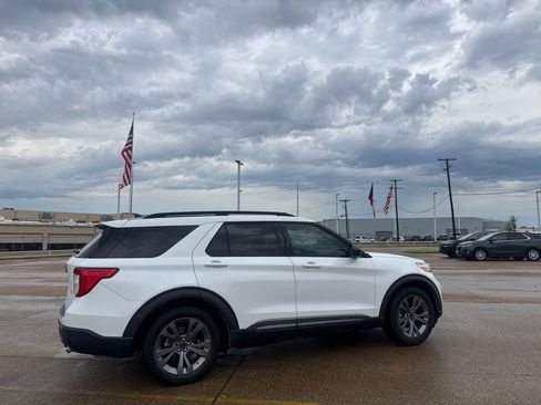 Used 2021 Ford Explorer XLT w/ Equipment Group 202A RWD image 24