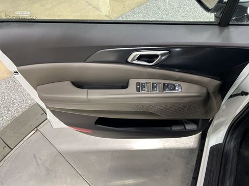 New 2026 Kia Carnival FWD image 14