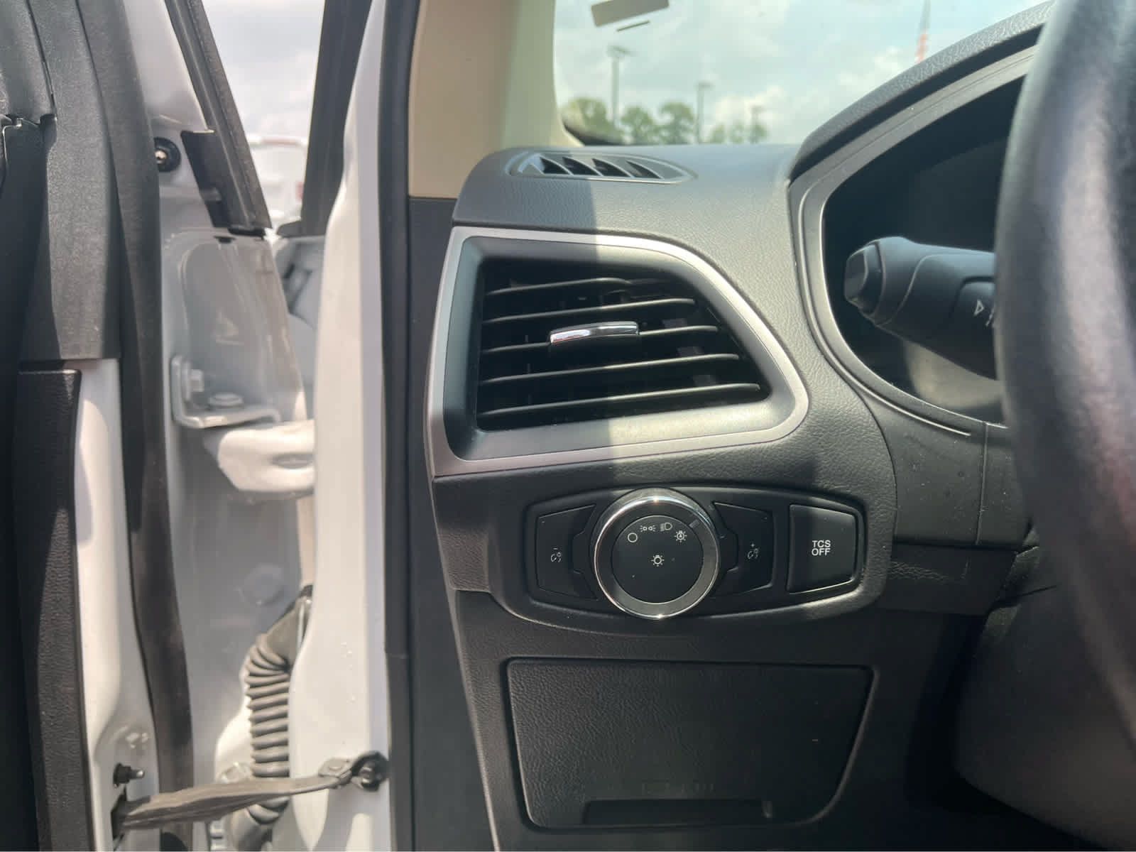 Used 2024 Ford Edge SEL AWD/4WD image 13