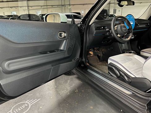 Used 2026 MINI Cooper 2-Door Hardtop FWD image 17