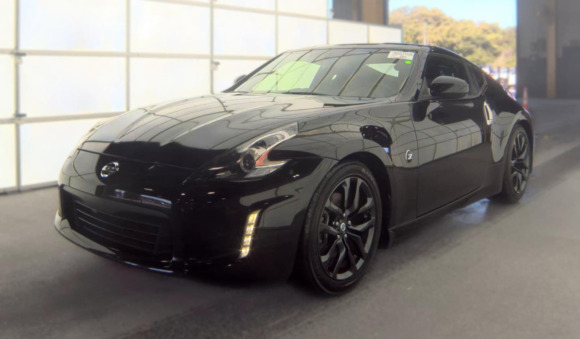 Used 2020 Nissan 370Z Coupe RWD image 1