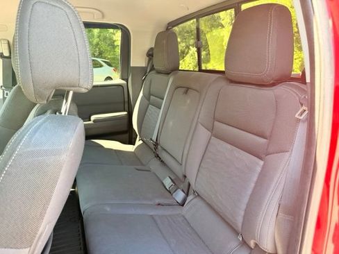Used 2022 Nissan Frontier SV AWD/4WD image 26