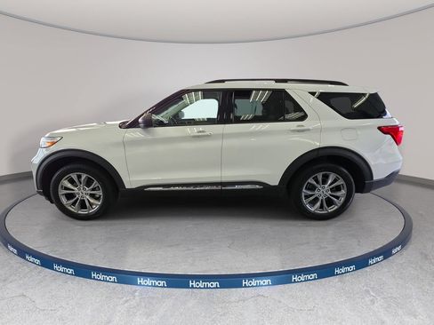 Certified 2022 Ford Explorer XLT w/ Equipment Group 202A AWD/4WD image 8