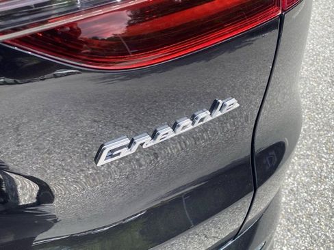 New 2025 Maserati Grecale GT image 15