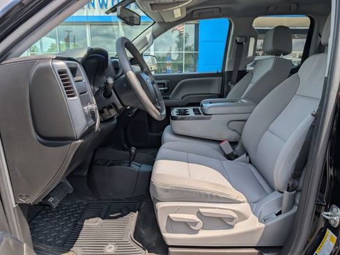 Used 2018 Chevrolet Silverado 1500 Custom w/ Custom Value Package AWD/4WD image 10