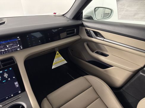 Used 2025 Porsche Taycan 4 Cross Turismo image 28