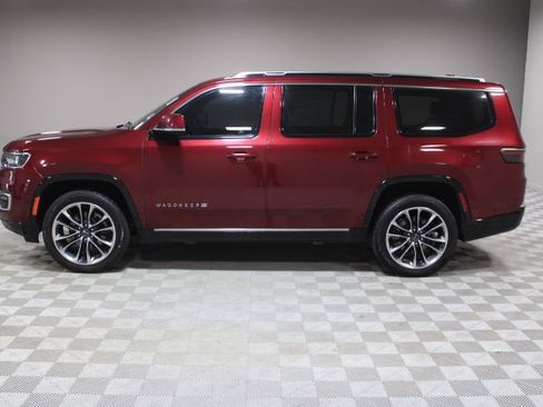 Used 2022 Jeep Wagoneer Series III w/ Premium Group I AWD/4WD image 9