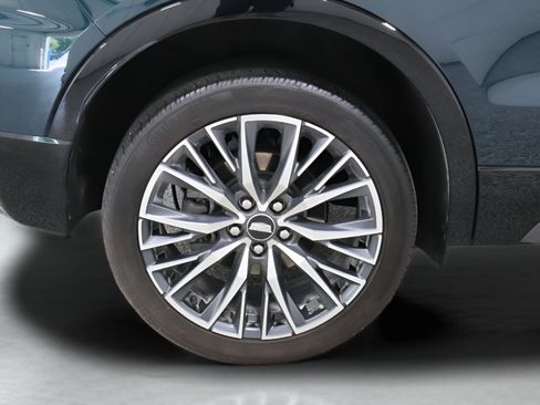Used 2024 Cadillac XT4 Sport AWD/4WD image 36