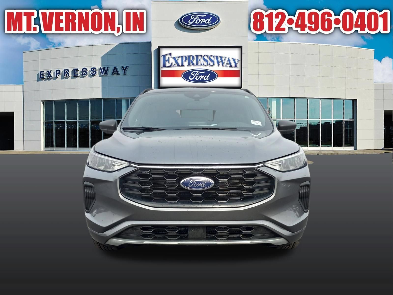 Used 2024 Ford Escape ST-Line w/ Cold Weather Package FWD image 4