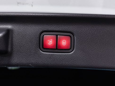 Used 2025 Mercedes-Benz S 63 AMG S image 33