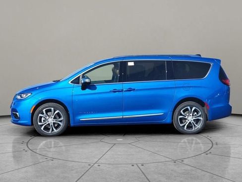 New 2026 Chrysler Pacifica Pinnacle AWD/4WD image 9