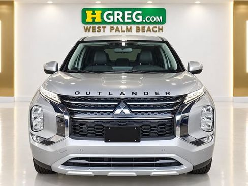 Used 2024 Mitsubishi Outlander SE Black Edition FWD image 7