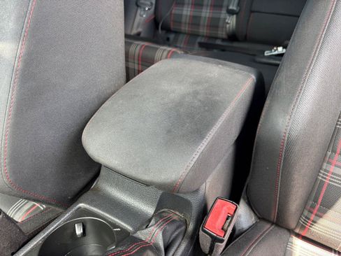 Used 2021 Volkswagen GTI S FWD image 31